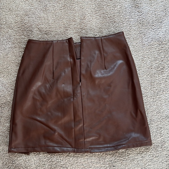 Brown leather skirt - Picture 2 of 2